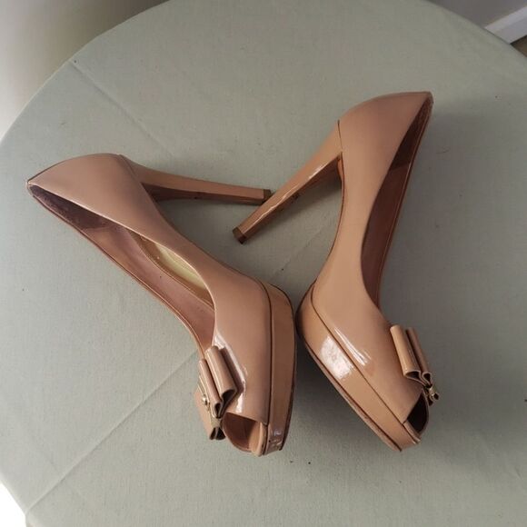Coach Shoe Womens 9 Starla Nude Bow Peep Toe Platform Patent Leather Pumps - Picture 5 of 10